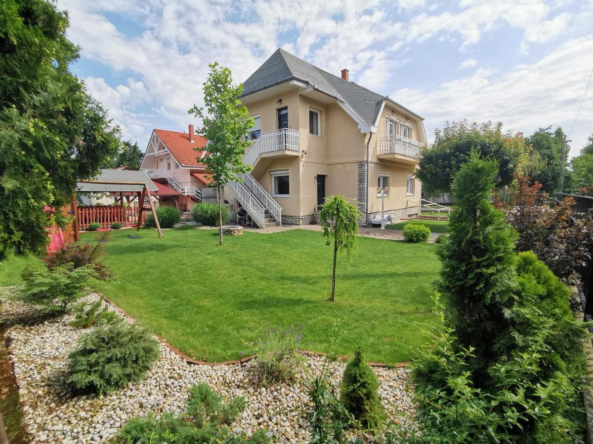 Family Garden Apartmanház Siofok Dış mekan fotoğraf