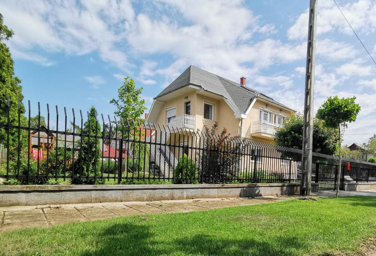 Family Garden Apartmanház Siofok Dış mekan fotoğraf