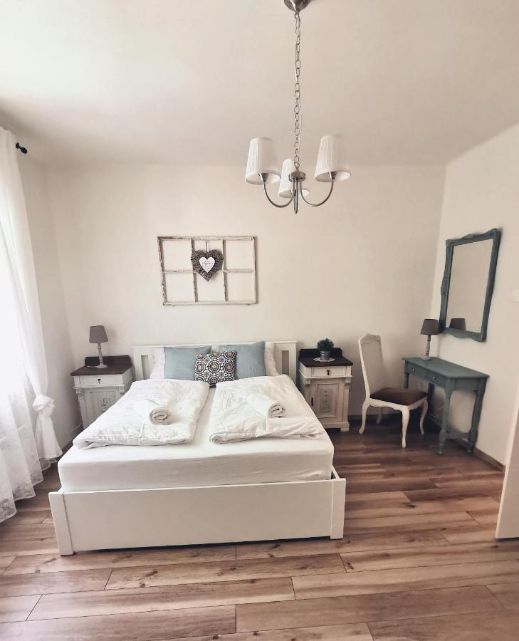 Family Garden Apartmanház Siofok Dış mekan fotoğraf
