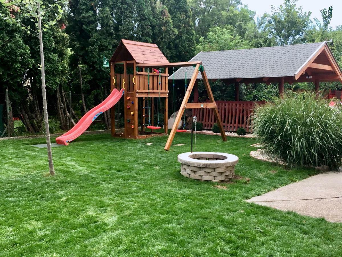 Family Garden Apartmanház Siofok Dış mekan fotoğraf